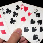 4 Simple yet Fun Card Games to Play to Kill Time when Travelling