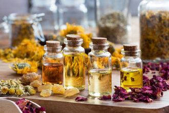 15 beneficial essential oils to lighten the skin ⋆ BeautyNews