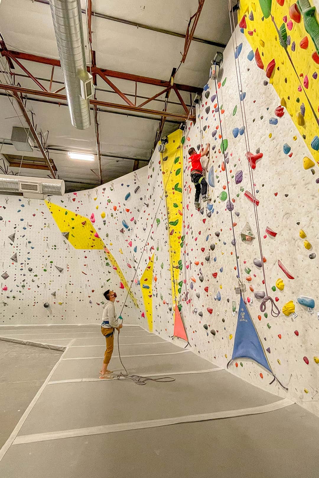 Your Guide to the Best Climbing Schools in Las Vegas » Local Adventurer » Travel Adventures in Las Vegas + Worldwide