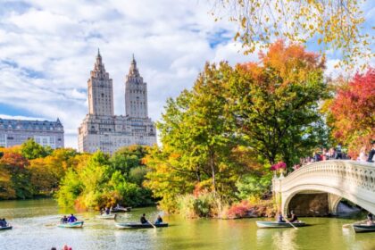 5 Underrated US Destinations to See the Best Fall Foliage This Year