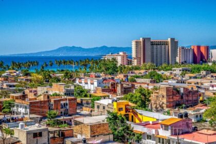 What does the current U.S. Travel Advisory say about traveling to Puerto Vallarta?