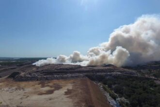 The fire in Bali continues for the fourth day and forces evacuation