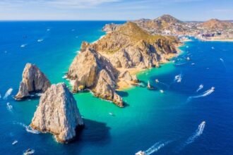 Why is Los Cabos the leading luxury travel destination for 2024?