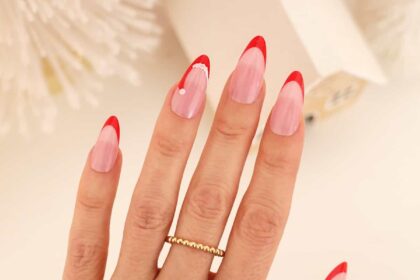 40+ Festive Christmas Nail Designs