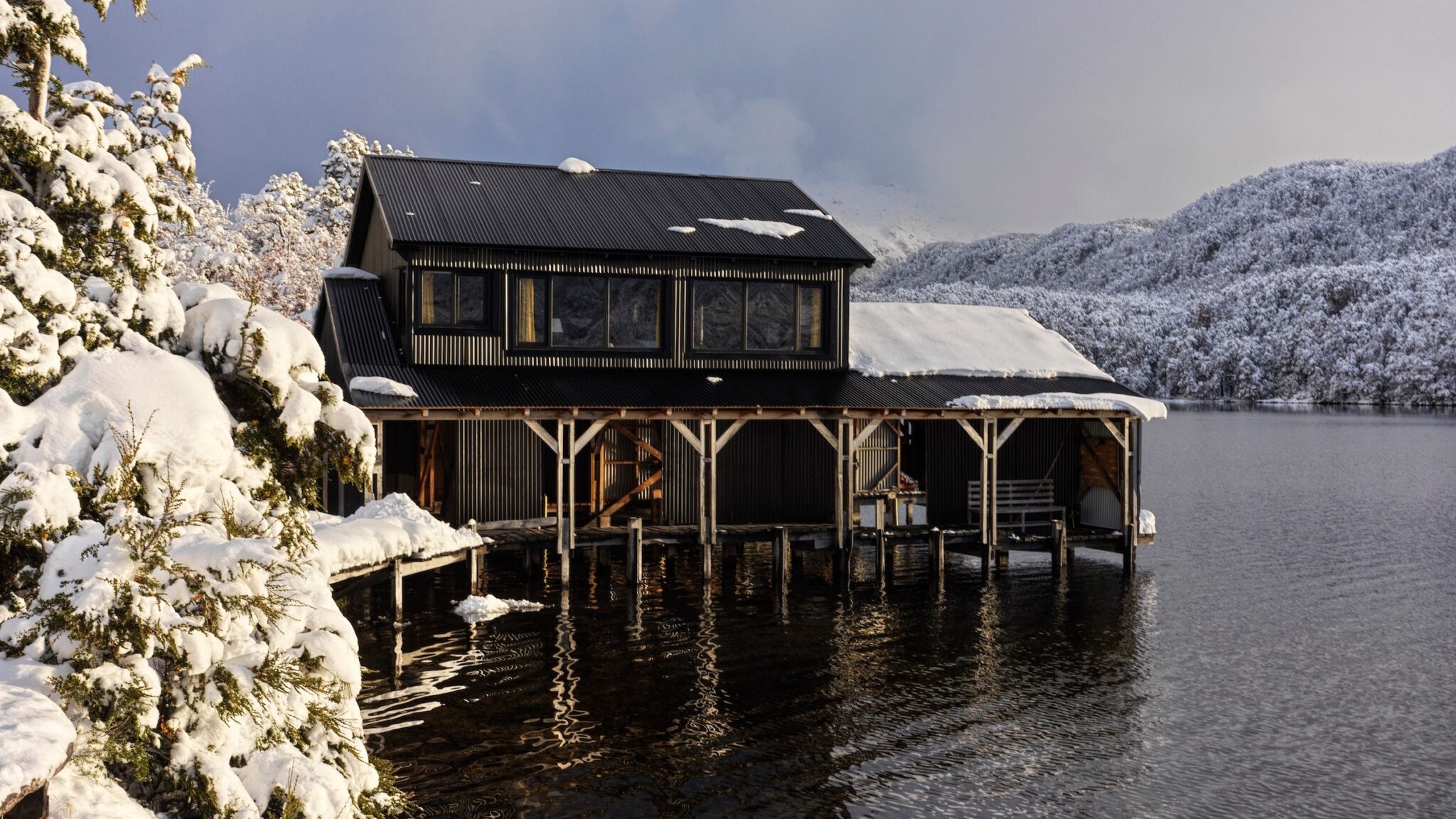 Lose Yourself in These Dreamy, Snowy Homes From the New Coffee-Table Book ‘Mountain House’