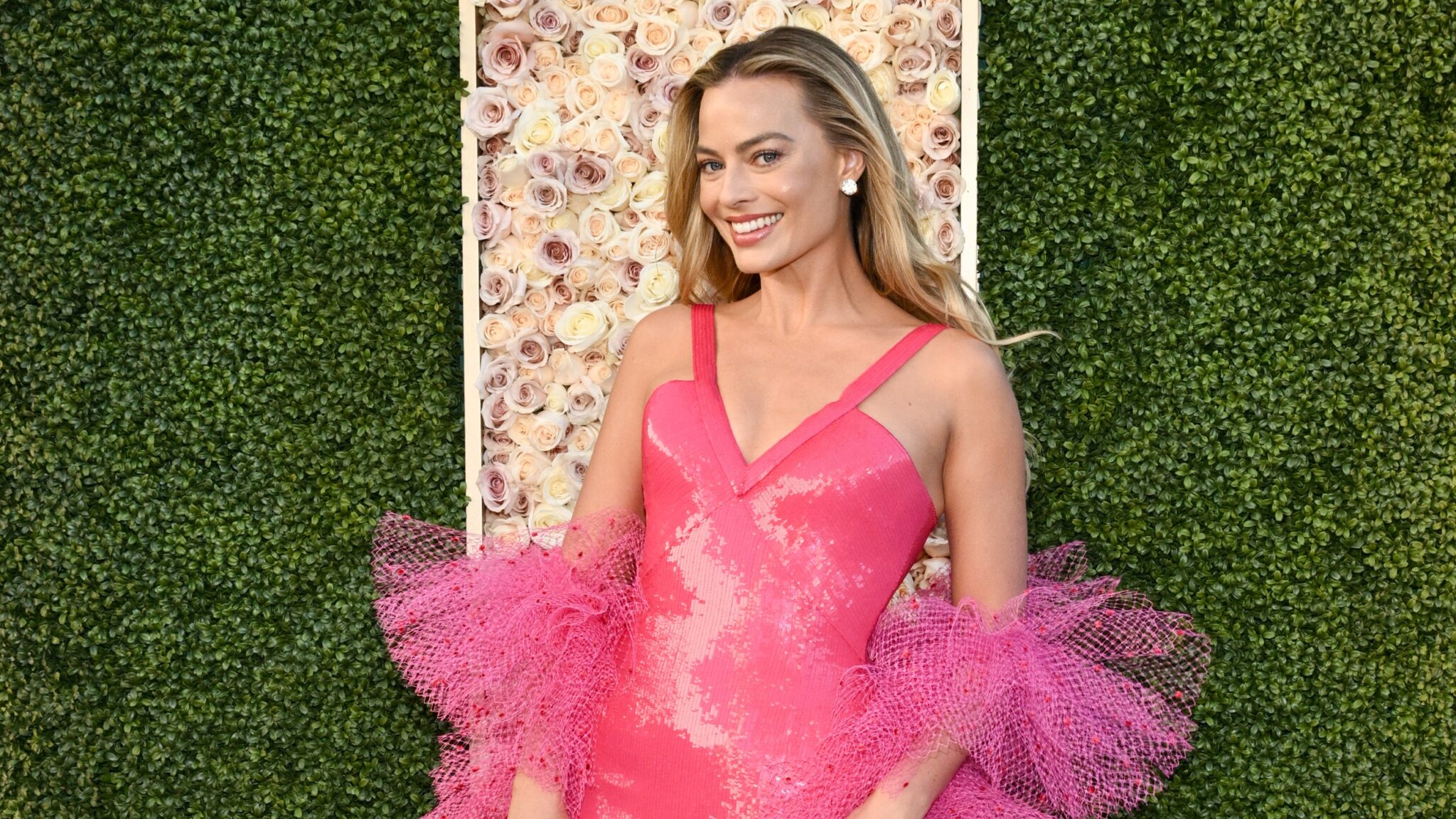 Golden Globes 2024 Red Carpet Live: See Every Look, Dress and Outfit Now