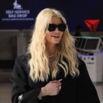 Jessica Simpson Rocks a Sky-High Airport Shoe