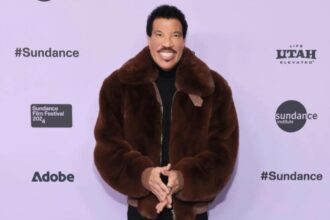 The Best Dressed Men Were Spotted in High Fashion Trends