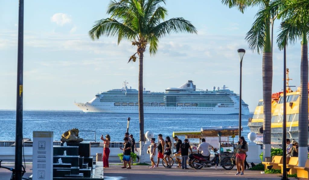 This Mexican island will receive more than 90,000 cruise passengers this week