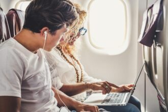 Another US airline is launching free in-flight Wi-Fi via Starlink