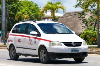 Video shows Playa Del Carmen taxi drivers hitting a tourist for failing to pay overcharges