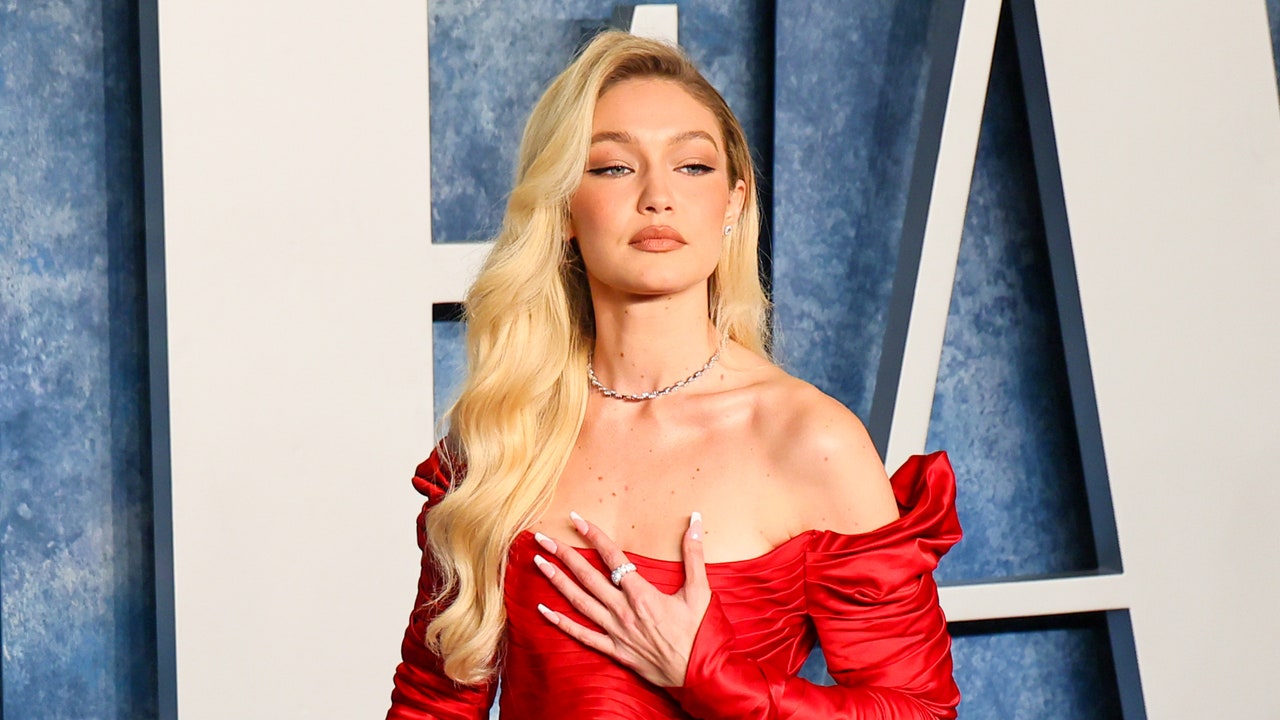 A Masterclass In Bob Styling With Gigi Hadid