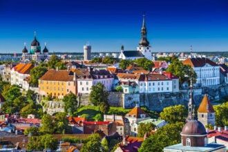 Vermijd de drukte deze zomer in dit kleine Europese land met middeleeuwse steden