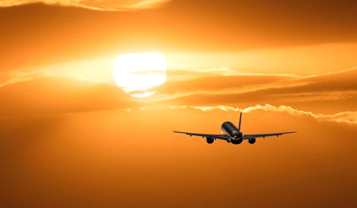 How Heat Waves Affect Flying: Why You Should Book The First Morning Flight