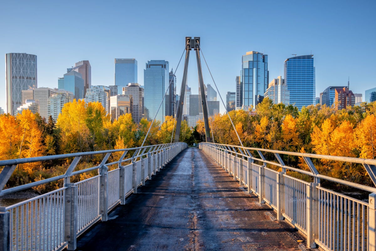 Only , huh? Lesser-known airline that offers super cheap flights to Canada’s most beautiful autumn destinations