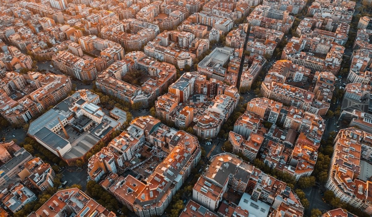 Barcelona’s tourist apartment sector demands €3 billion in compensation after a crackdown on permits