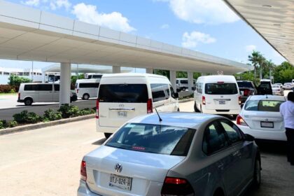 New protests against Uber block access to Cancun International Airport