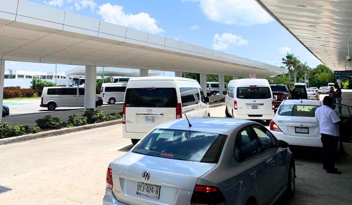 New protests against Uber block access to Cancun International Airport