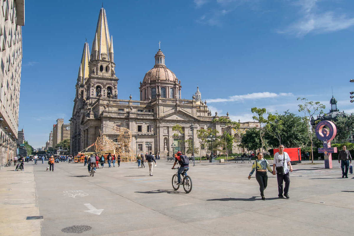 New tourist train leaves between two of Mexico’s most beautiful cultural destinations!