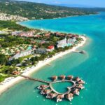 5 popular Caribbean destinations that require Americans to fill out an online form to enter