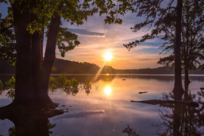 Move over Savannah! Experience Lakeside Bliss & Southern Charm in this Georgia mountain town