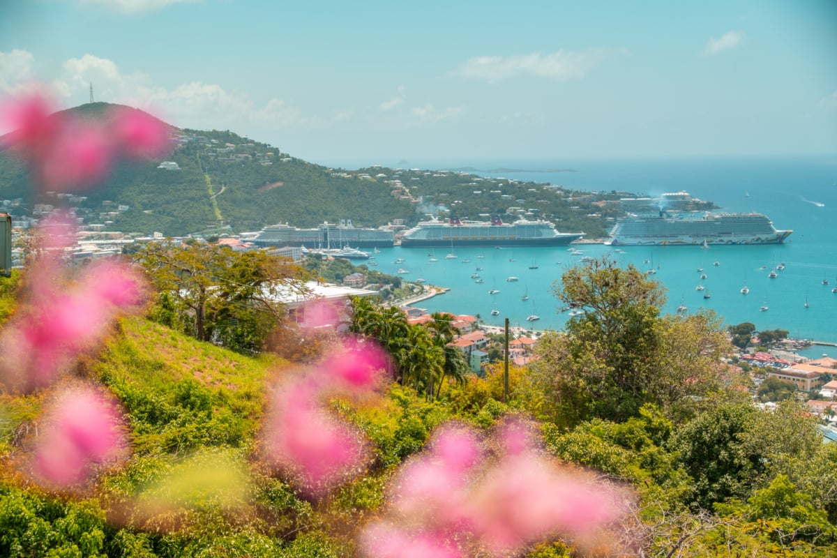 These iconic Caribbean islands are breaking all tourist records: no passport needed!