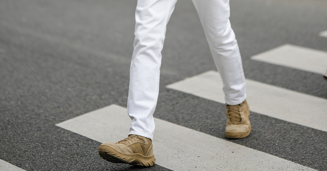 Should Men Wear White Jeans?