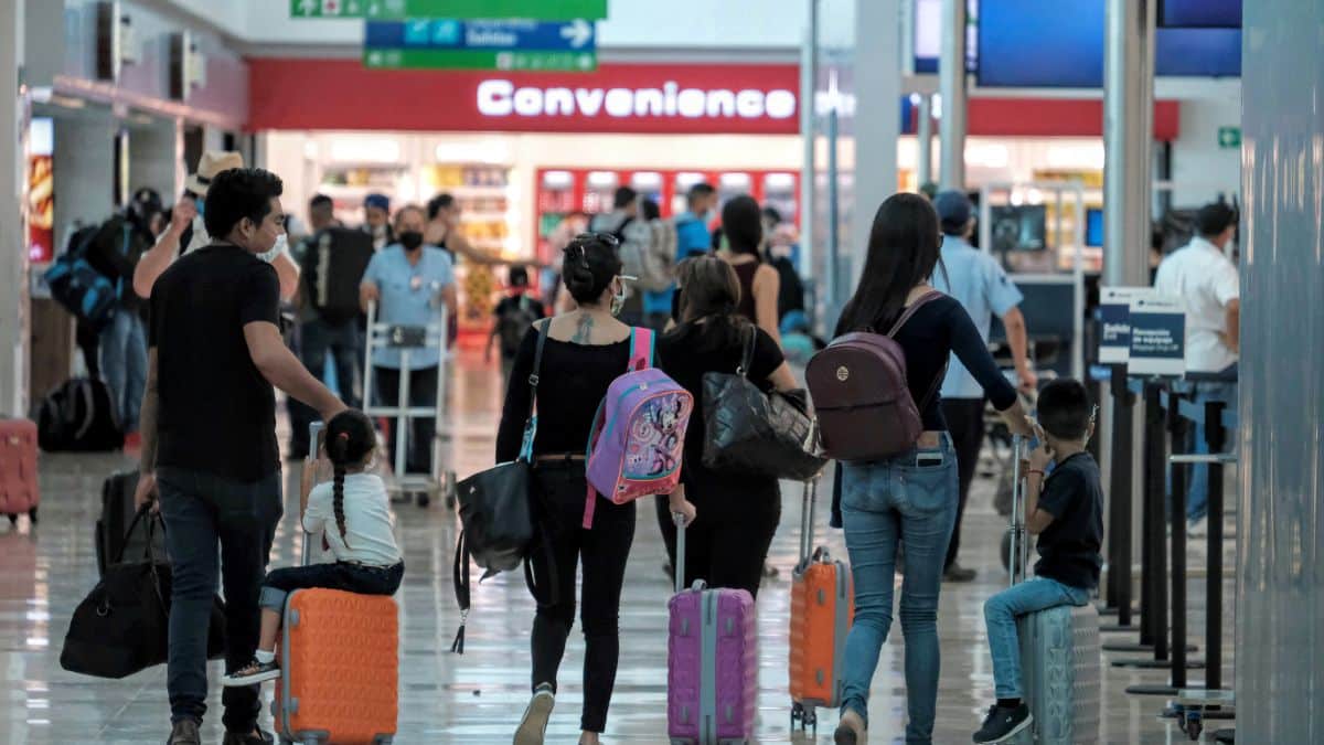 Cancun Airport increases tourist experience with new customs training