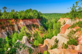 Cozy houses and alien nature: Visit Georgia’s ‘Grand Canyon’ for a serene spring outing