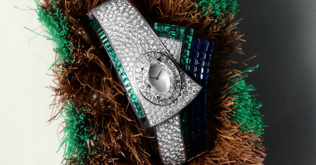 A Van Cleef & Arpels Watch That Took Nearly 1,300 Hours to Make