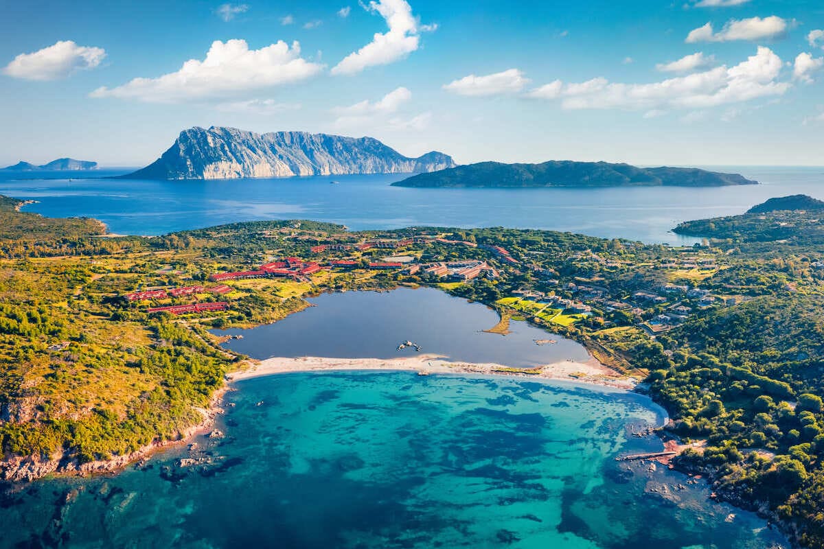 The last hidden paradise in Italy: these 4 islands offer beautiful beaches and cheaper prices