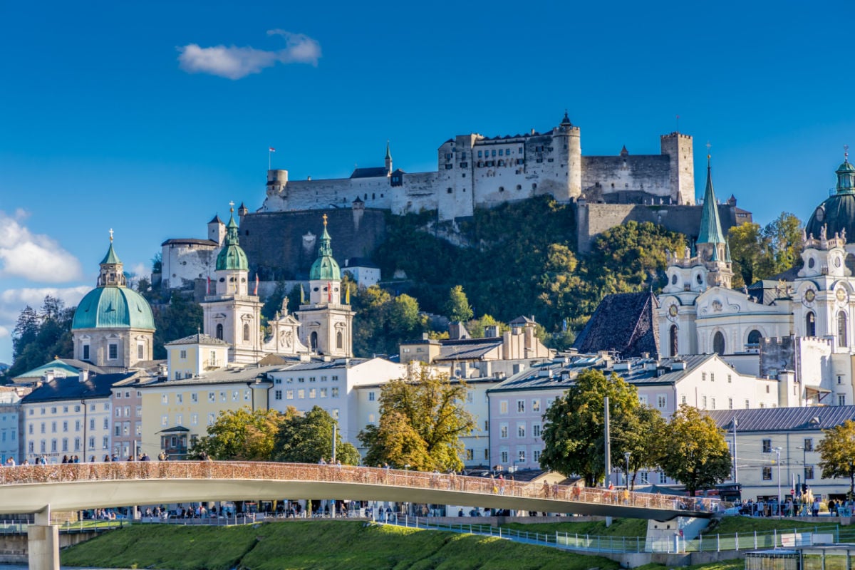 This beautiful European city offers free transportation this summer