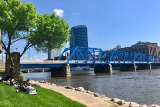 Waterfront Wonders: Surprising Midwest City Hyped as a top summer destination