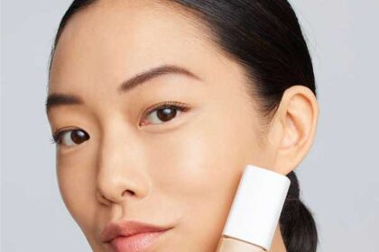 Introduction of Skintuition SPF 30 Radiance boosting Liquid Foundation: A Clean Beauty, Weightless Coverage Foundation with Skincare Benefits
