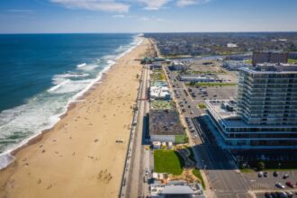 Be about Atlantic City! Beautiful town from New Jersey is the trendy beach outing of America