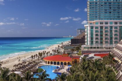 These 2 American airlines are launching 5 new non -stop escape routes to Cancun this winter