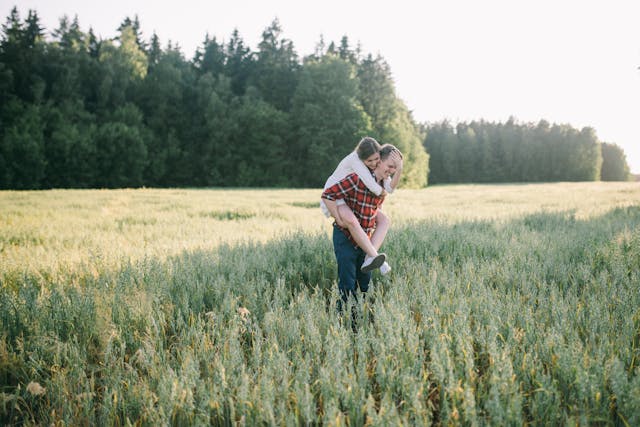 How Couples’ Relationship Feedback Loops Improve Mental Health