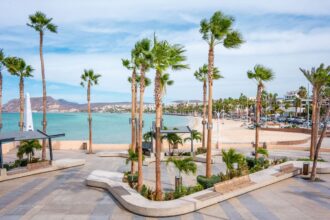 Why Americans flows to this beach city in the Mexican Pacific Ocean