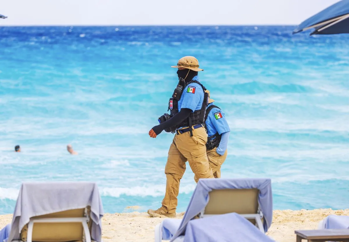 400 new police arrive in Cancun to help protect tourists