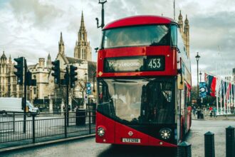 Britain on travel warning as major snowstorm paralyzes England this week