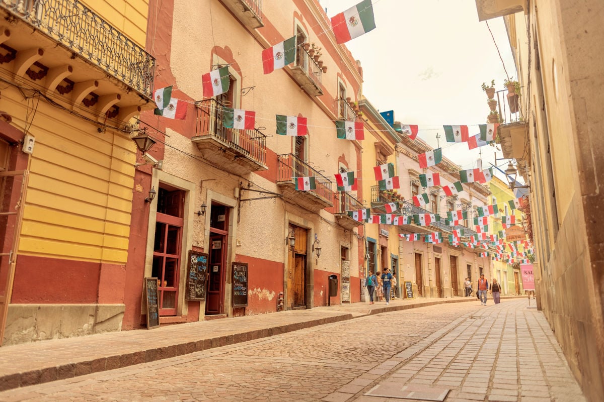 U.S. Embassy urges Americans to follow seven key tips for traveling to Mexico this winter