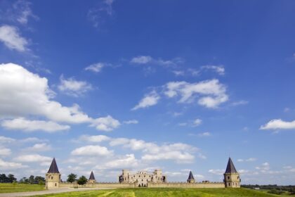 Move over Louisville! This unknown city in Kentucky with a dazzling castle feels like Europe