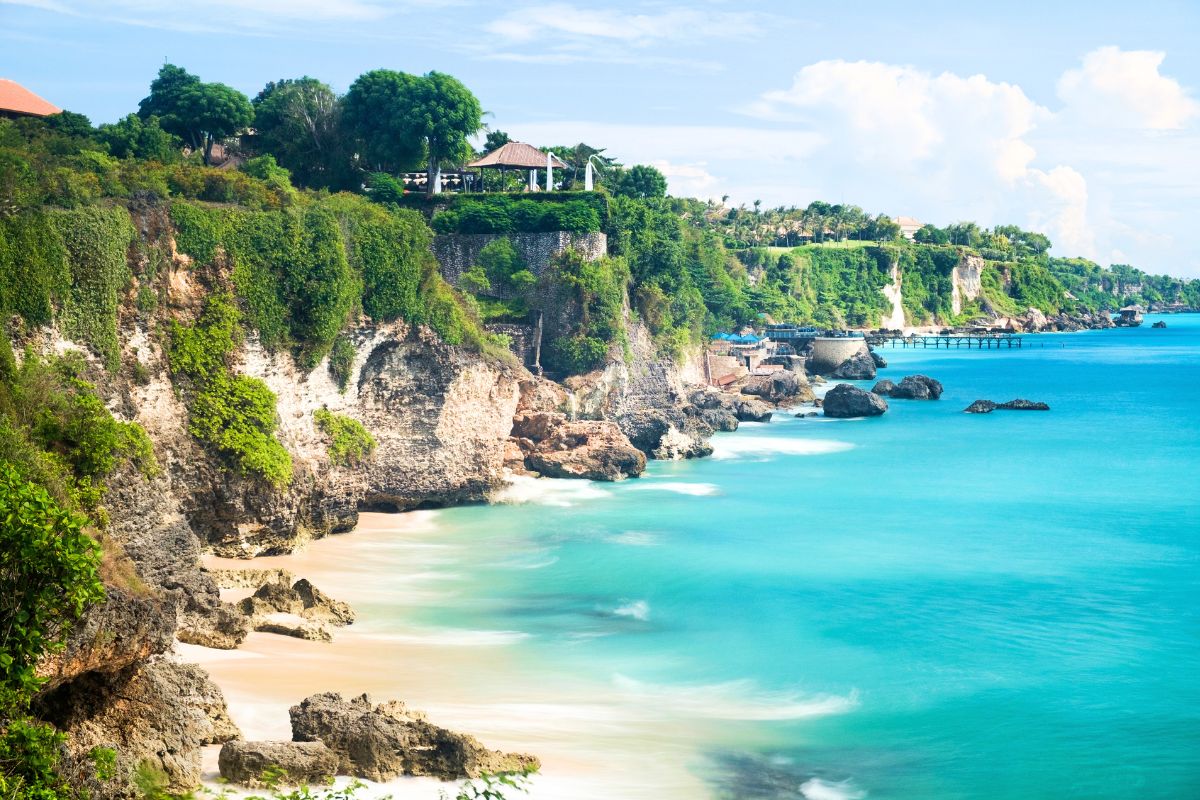 Bali will implement financial screening for tourists from March 1