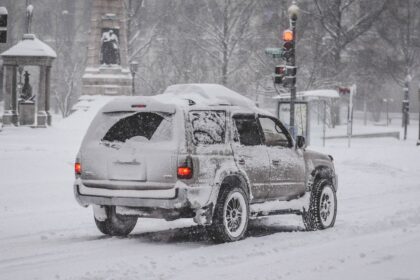 Real-time photos of the ongoing US snowstorm