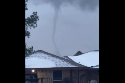 Snow tornadoes caught on video in Texas during winter storm Fern