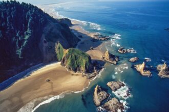 The 4 most beautiful beach towns on the west coast that no one knows about