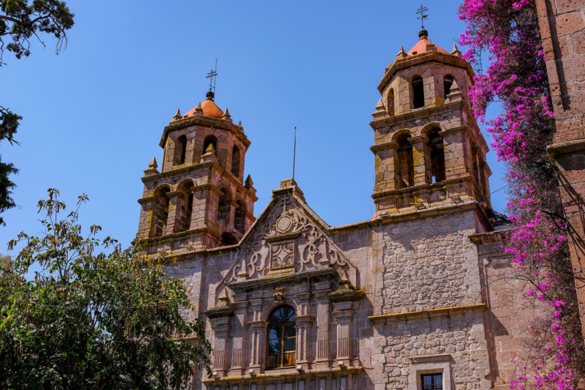 Why travelers flock to this beautiful colonial city in Mexico