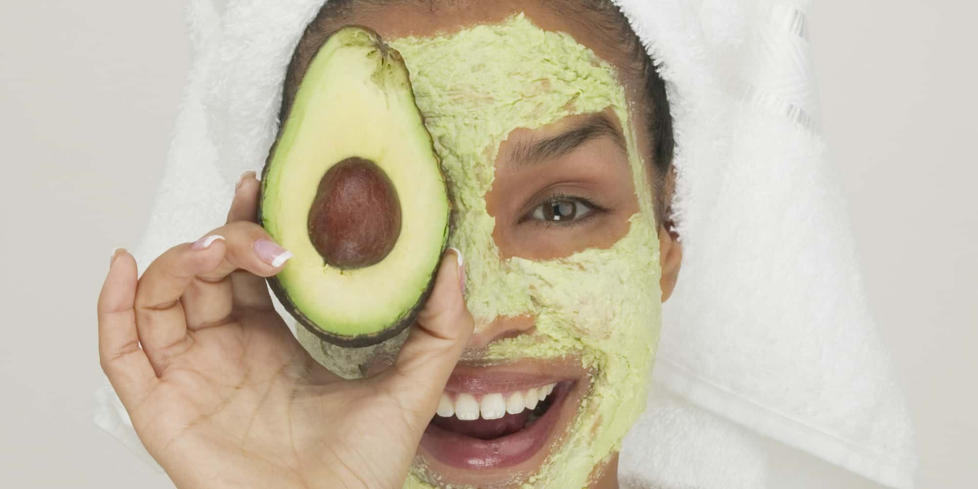 How to make a simple facial mask from natural honey and avocado?