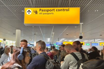 Up to 5 hours waiting times at European airports due to the new EES border system