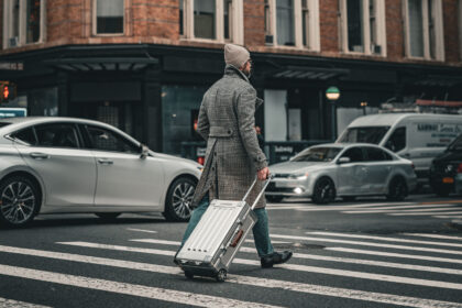 Ideal Picks for a Chic Essential Gift for a Traveler